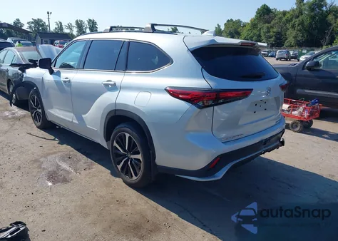 2022 Toyota Highlander Xse z USA, uszkodzony, nr VIN 5TDLZRBH3NS242439